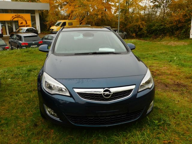 Details zum Fahrzeug: Opel Astra J Sports Tourer / Gewerbe oder Export